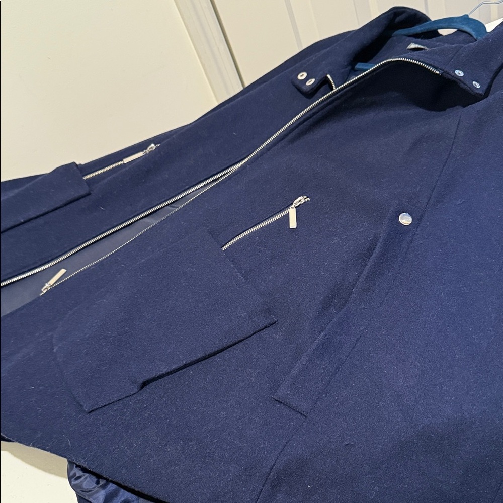 Wool Blend Navy Blue Cape with Zipper and Pockets Autumn Ready Preppy Warm Large - Picture 9 of 11